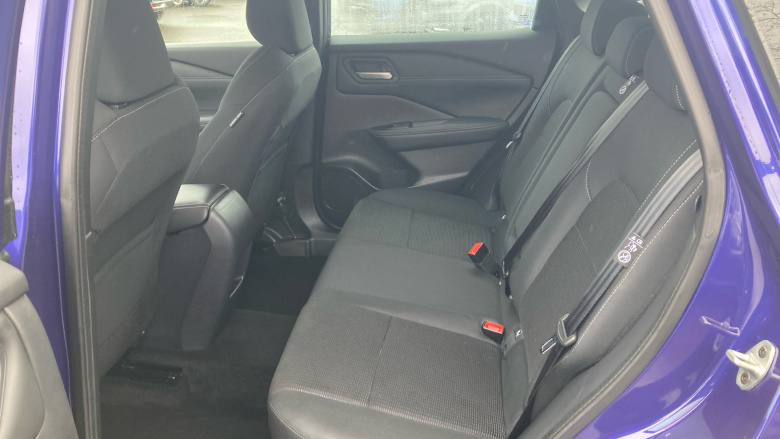 Nissan Qashqai 1.3 DiG-T MH Acenta Premium 5dr Petrol Hatchback